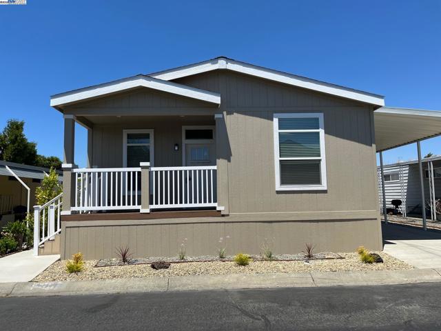 1587 Delemos Ave, Hayward CA: https://media.crmls.org/mediaz/921cf55d-436b-47c8-8e1e-06d1747772f4.jpg