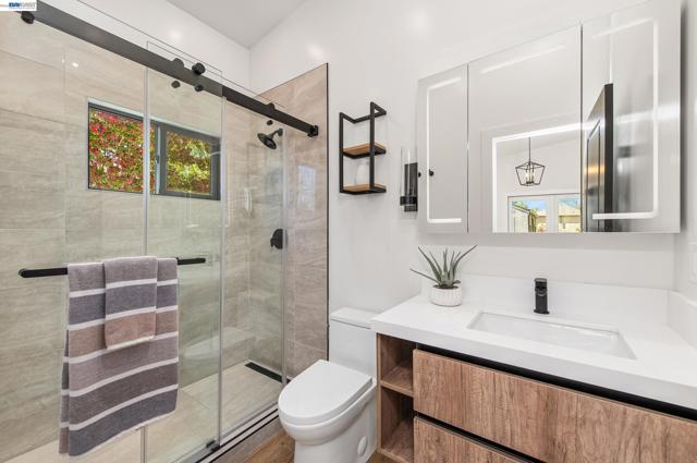 Image 18 of 49 For 4073 Stanley Blvd