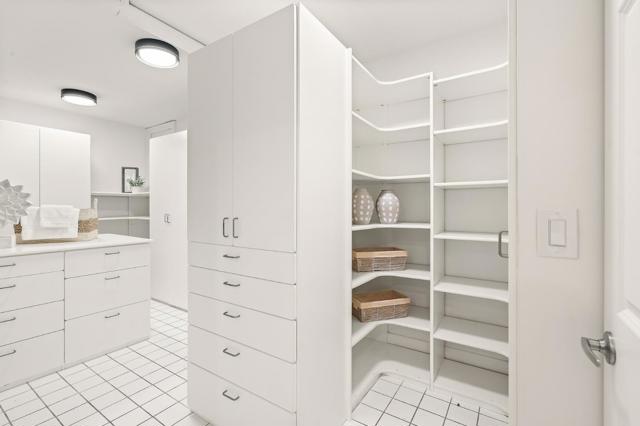 6 Zachary Court, Menlo Park CA: https://media.crmls.org/mediaz/921d4820-62aa-4f5d-9e1c-2e814b693107.jpg