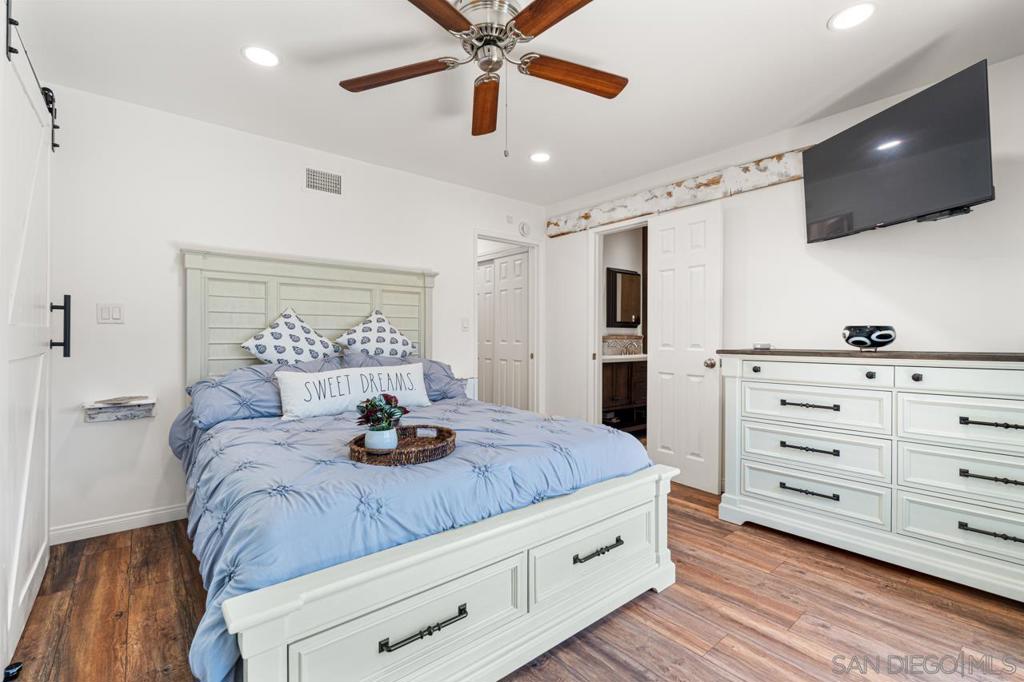 MLS #250032827SD image #29