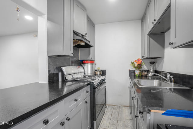 136 N Garfield Avenue, Oxnard CA: https://media.crmls.org/mediaz/921e8e41-1b8f-4dc8-b385-a83116e6a41b.jpg