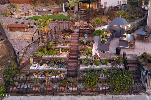653 Milford Street, Los Angeles CA: https://media.crmls.org/mediaz/921ef460-0e44-427f-b109-aca5db76104a.jpg