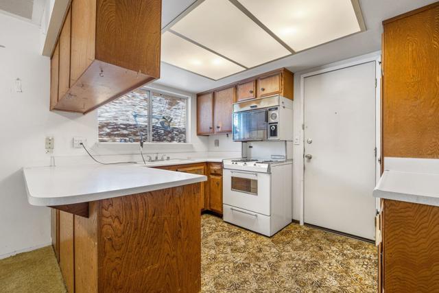 38280 Chuperosa Lane, Cathedral City CA: https://media.crmls.org/mediaz/92215dfc-f091-4f3b-a1e3-9f9eca845ef9.jpg