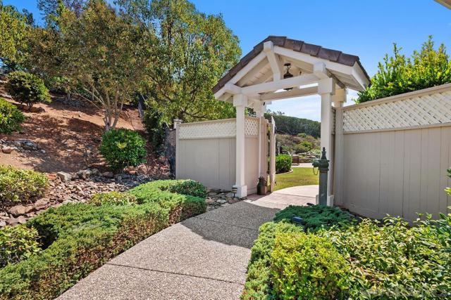1324 Vista Colina Dr, San Marcos CA: https://media.crmls.org/mediaz/9221f74d-927d-4b43-b3e2-2eafec435c70.jpg