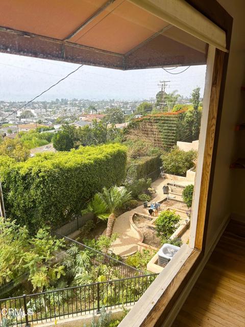 Detail Gallery Image 8 of 25 For 2346 Sunset Dr, Ventura,  CA 93001 - 3 Beds | 2 Baths