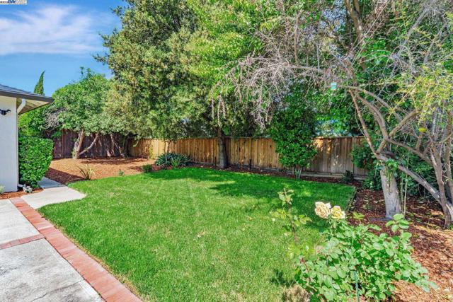 Image 39 of 43 For 41674 Mahoney St