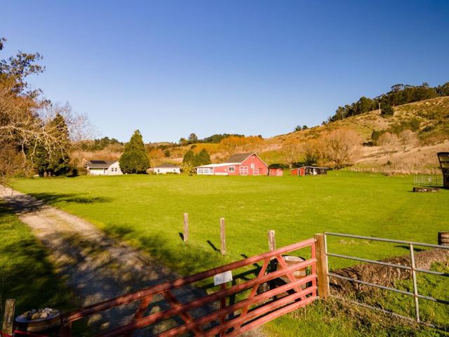 1650 Stage Road, Pescadero CA: https://media.crmls.org/mediaz/9222fd68-95c9-42c8-a882-2b8db1b94c3d.jpg