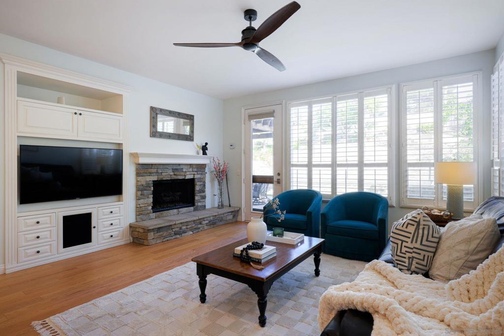 MLS #250033578SD img 9