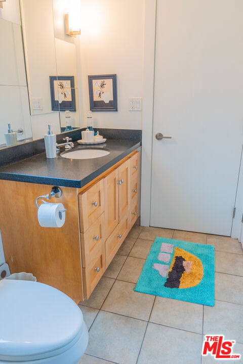 880 Hilldale Avenue, West Hollywood CA: https://media.crmls.org/mediaz/9223554d-96bb-43aa-bf24-488e8e80790b.jpg