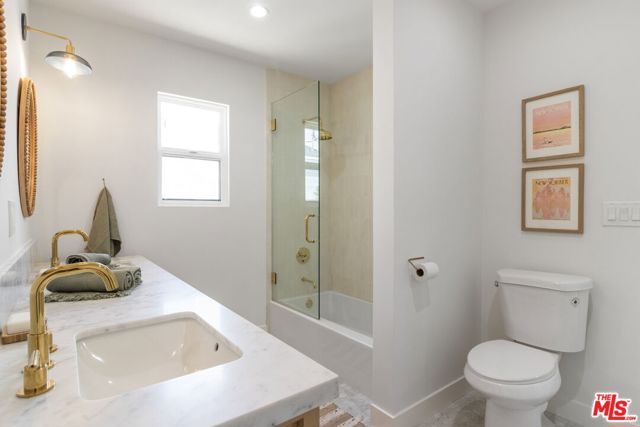 Image 29 of 56 For 4525 Greenbush Avenue