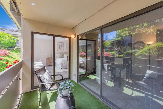 2140 Santa Cruz Avenue, Menlo Park CA: https://media.crmls.org/mediaz/9223b8b4-bd34-4020-a836-469c80880aa0.jpg