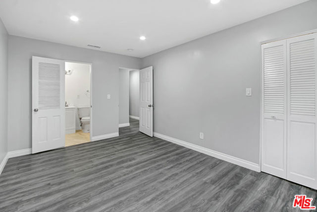 17812 Blythe Street photo 8