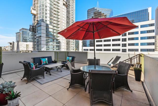 1240 India St, San Diego CA: https://media.crmls.org/mediaz/9223e77f-7494-4463-b982-2c7be74de20d.jpg