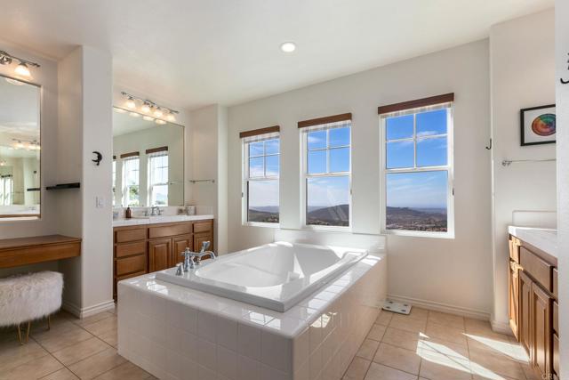 Image 31 of 74 For 1251 Holmgrove Drive