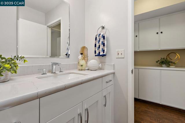 2155 Cactus Ct, Walnut Creek CA: https://media.crmls.org/mediaz/922462de-2075-4fbf-9a6a-7cf1d96bc39b.jpg