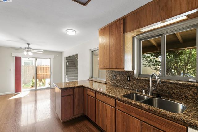 1128 Verona Ave, Livermore CA: https://media.crmls.org/mediaz/9224cc0d-6f1a-43cd-b57f-3fc9a7d3f21a.jpg