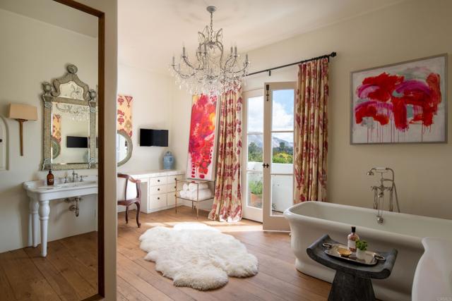17484 El Vuelo, Rancho Santa Fe CA: https://media.crmls.org/mediaz/9224eae7-b388-4b0e-8b14-925b7b0fbfcb.jpg
