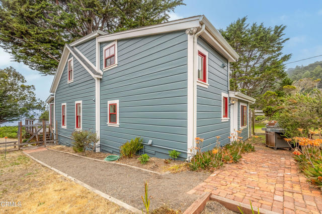3781 N Highway 1, Albion CA: https://media.crmls.org/mediaz/9225363b-9755-4935-b796-315ea65e4012.jpg
