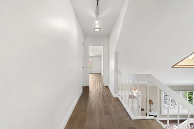 24231 Robledo, Mission Viejo CA: https://media.crmls.org/mediaz/92258223-e038-4d37-b406-26353effbfc7.jpg