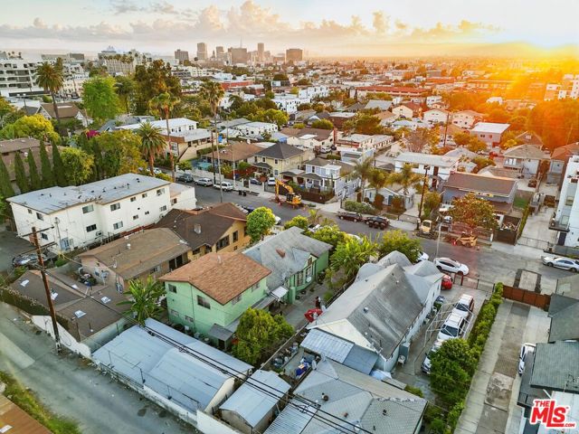 220 N Burlington Avenue, Los Angeles CA: https://media.crmls.org/mediaz/9225e13d-8cb8-4b15-9f5b-c40dc214a349.jpg