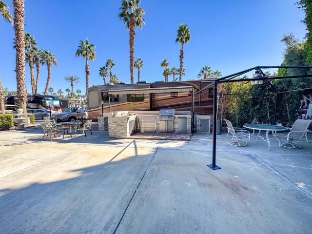 80394 Avenue 48, Indio CA: https://media.crmls.org/mediaz/9225f1eb-bb0a-4644-aa5e-4e77283f84c9.jpg