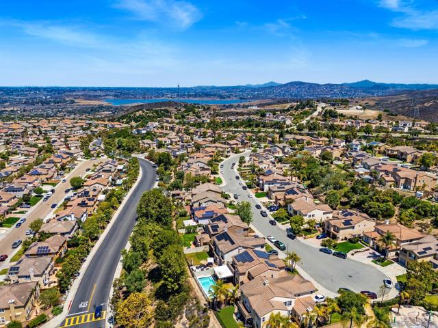 366 Plaza Paraiso, Chula Vista CA: https://media.crmls.org/mediaz/922616e6-6698-4244-a812-07cd1eea2422.jpg