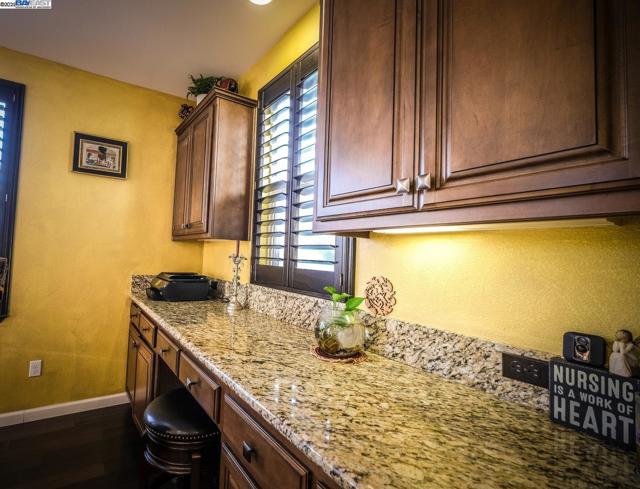 3252 Carpenter Way, San Ramon CA: https://media.crmls.org/mediaz/92263a5d-8b8f-40c5-81b9-fe87b68c0f6f.jpg