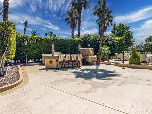 80394 Ave 48, Indio CA: https://media.crmls.org/mediaz/92267295-faef-4661-826f-c9657cab4afa.jpg