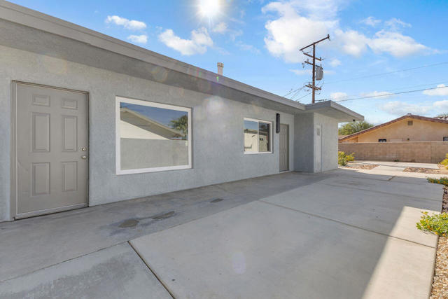 44635 San Carlos Avenue, Palm Desert CA: https://media.crmls.org/mediaz/922713ce-8d07-43ab-87b5-b5b976e8bb9b.jpg