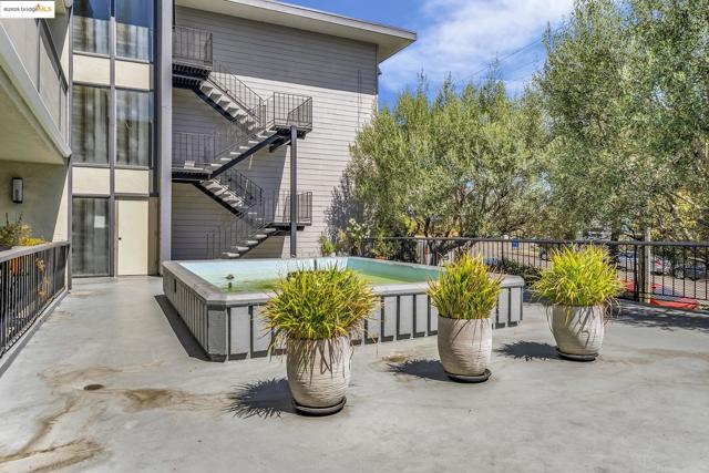 567 Oakland Ave., Oakland CA: https://media.crmls.org/mediaz/92278ccc-e8b6-4cf8-9ab3-84fa60f56ab0.jpg