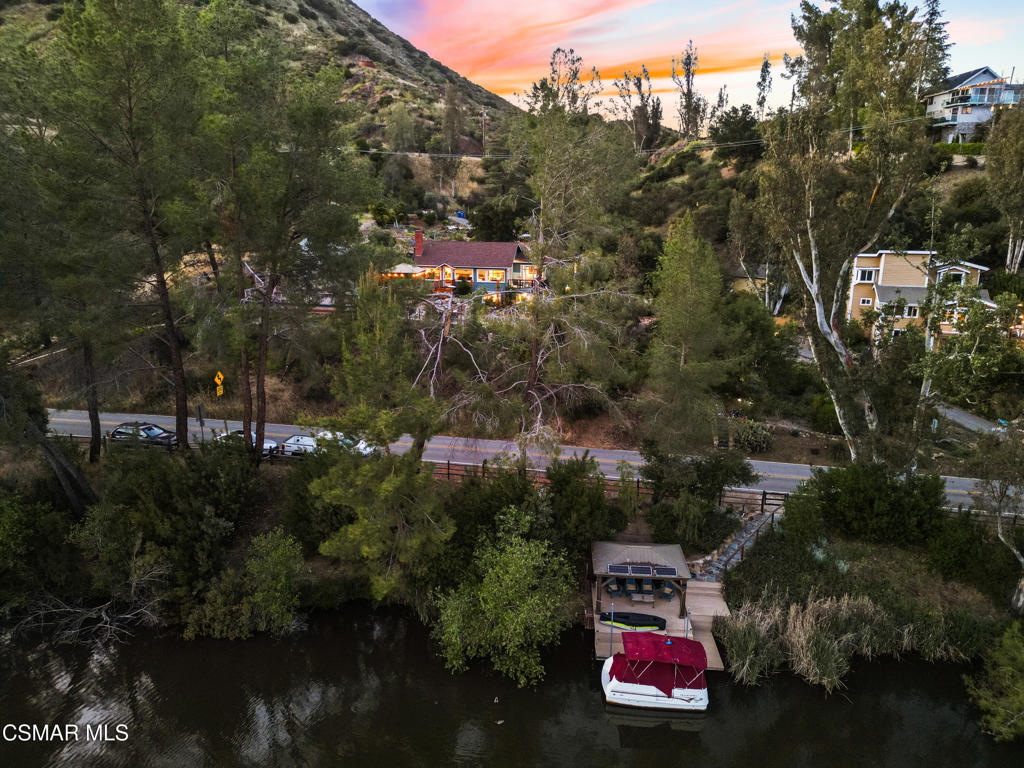 https://media.crmls.org/mediaz/92283605-ff4e-4d00-a044-00870fbe2537.jpg?preset=X-Large