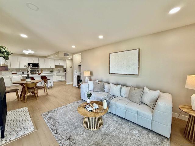 370 Rosecrans St, San Diego CA: https://media.crmls.org/mediaz/92283f92-ff89-4a5f-892f-4a8c896d4164.jpg