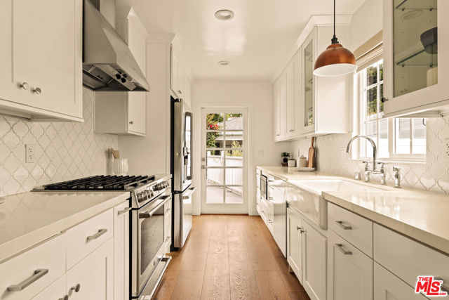 6481 W 77th Street, Los Angeles CA: https://media.crmls.org/mediaz/922888f8-5d7f-43e6-a798-b3576a9b92b7.jpg