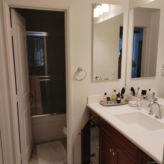 1875 CHAMPAGNE CT, Chula Vista CA: https://media.crmls.org/mediaz/92292b84-d1ba-4978-b34a-2870a4952fe1.jpg