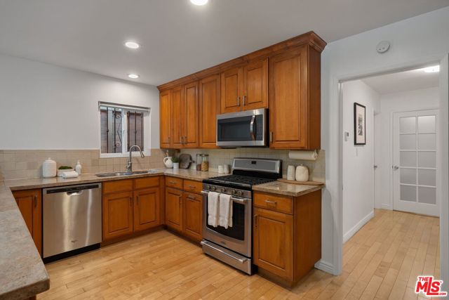 Image 21 of 61 For 1226 Chelsea Avenue