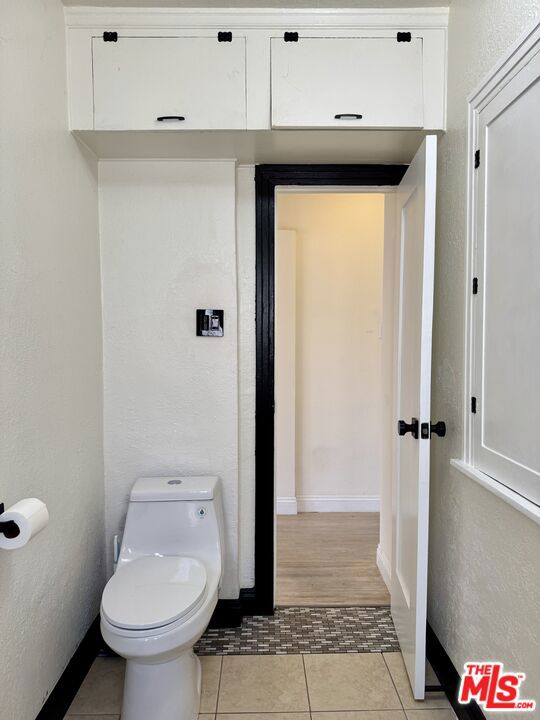 2927 S West View Street, Los Angeles CA: https://media.crmls.org/mediaz/922a725c-117d-42b2-8e0b-14398951bb45.jpg