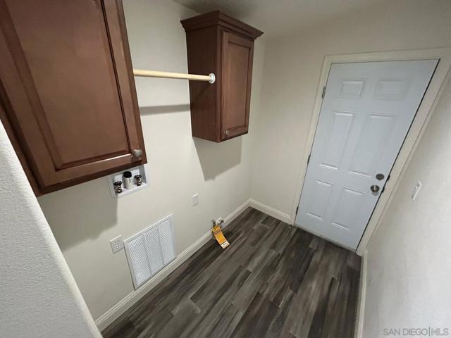 8975 Lamar St, Spring Valley CA: https://media.crmls.org/mediaz/922ae807-b6ec-48b6-86d0-c8ea576b4895.jpg