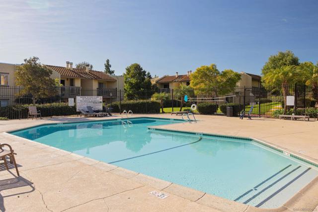 2970 Alta View Dr, San Diego CA: https://media.crmls.org/mediaz/922b3753-1b0c-41ee-8666-ac968cc5801d.jpg