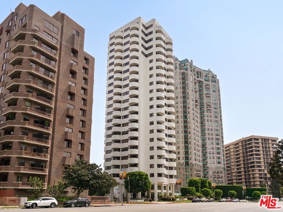 10560 Wilshire Boulevard #2003