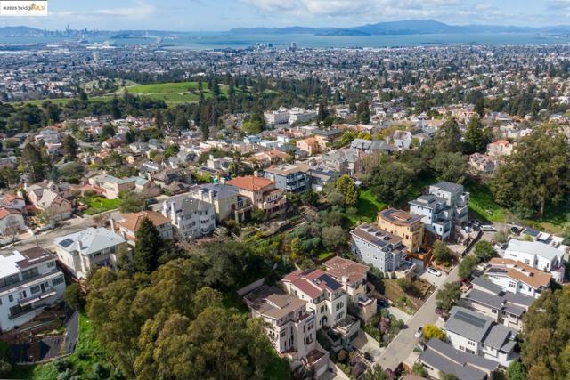 205 Sheridan RD, Oakland CA: https://media.crmls.org/mediaz/922c5aa8-8c8a-46d8-b358-b06b93fd3ec1.jpg
