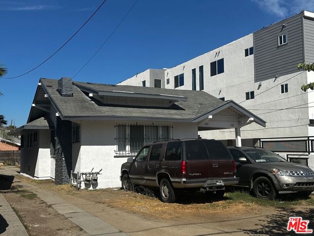 3761 Dalton Avenue, Los Angeles, California 90018, ,Multi-Family,For Sale,Dalton,25581615