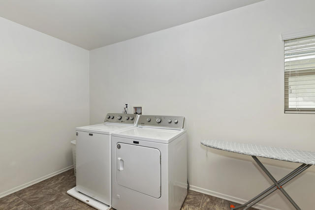 1431 Allium Court, Beaumont CA: https://media.crmls.org/mediaz/922d0f41-d3b3-43a8-a8db-f8eb24eaf4b2.jpg
