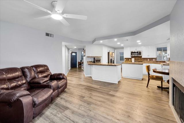 80672 Jasmine Lane, Indio CA: https://media.crmls.org/mediaz/922d35d2-e5b3-4e19-90d2-6c3634283cd0.jpg