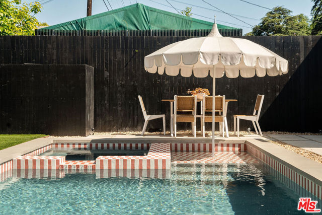 3923 Revere Avenue, Los Angeles CA: https://media.crmls.org/mediaz/922d51e9-e909-430d-88a8-c748abdd2258.jpg