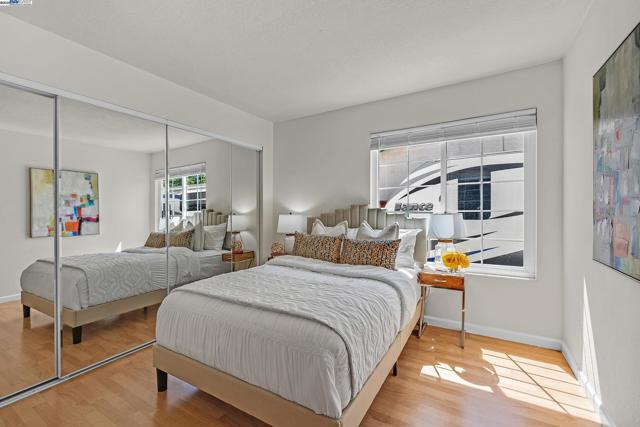 Image 17 of 42 For 45421 Parkmeadow Dr