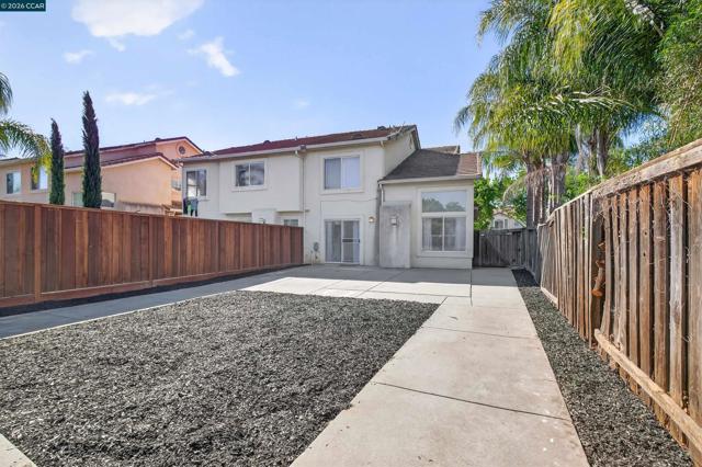 1758 Nandina Ct, Antioch CA: https://media.crmls.org/mediaz/922df703-3112-4e7a-bcfc-02068bf294bb.jpg