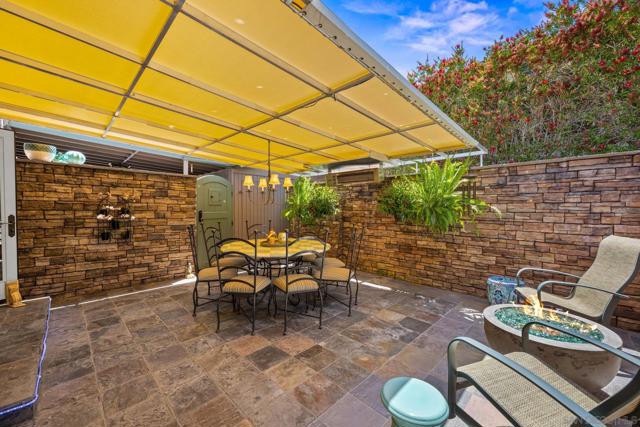 260 27Th St, Del Mar CA: https://media.crmls.org/mediaz/922e256f-f7b4-4059-9a14-016de3d80683.jpg