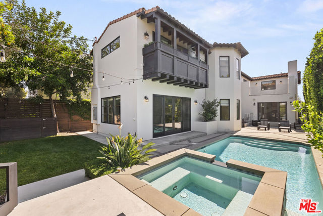 530 N Alta Vista Boulevard, Los Angeles CA: https://media.crmls.org/mediaz/922e2bf2-c130-47ec-9d76-bbcb48849492.jpg