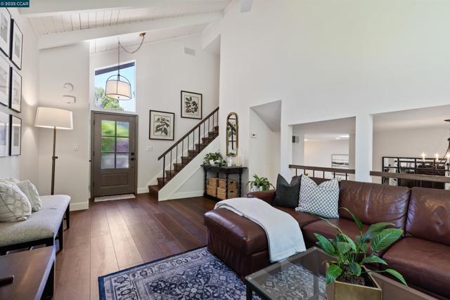 1513 Siskiyou Dr, Walnut Creek CA: https://media.crmls.org/mediaz/922e5985-2f87-4dc5-88fc-3675b5a0fc6e.jpg