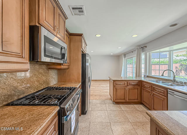1646 Swansea Place, Westlake Village CA: https://media.crmls.org/mediaz/922ea685-d063-4b70-90db-58b9e4394bbb.jpg